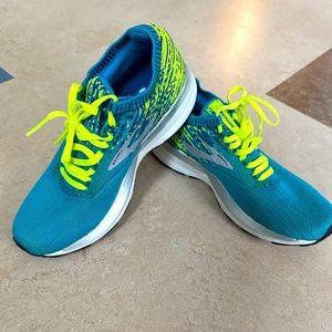 New, Unworn Brooks Womens Ricochet Running Shoe Size 7 B
